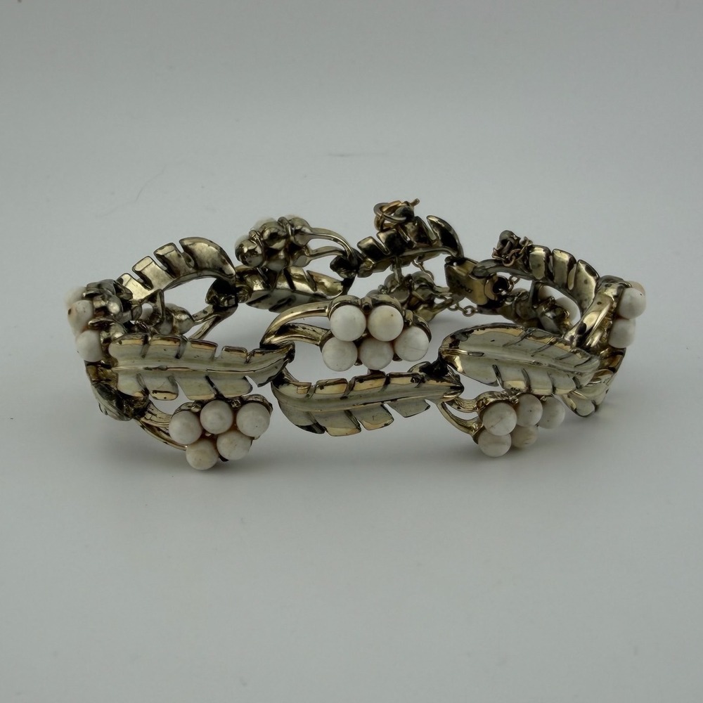 Coro Vintage Womens Leaf Link Bracelet Gold Tone White Faux Pearl Mid Century